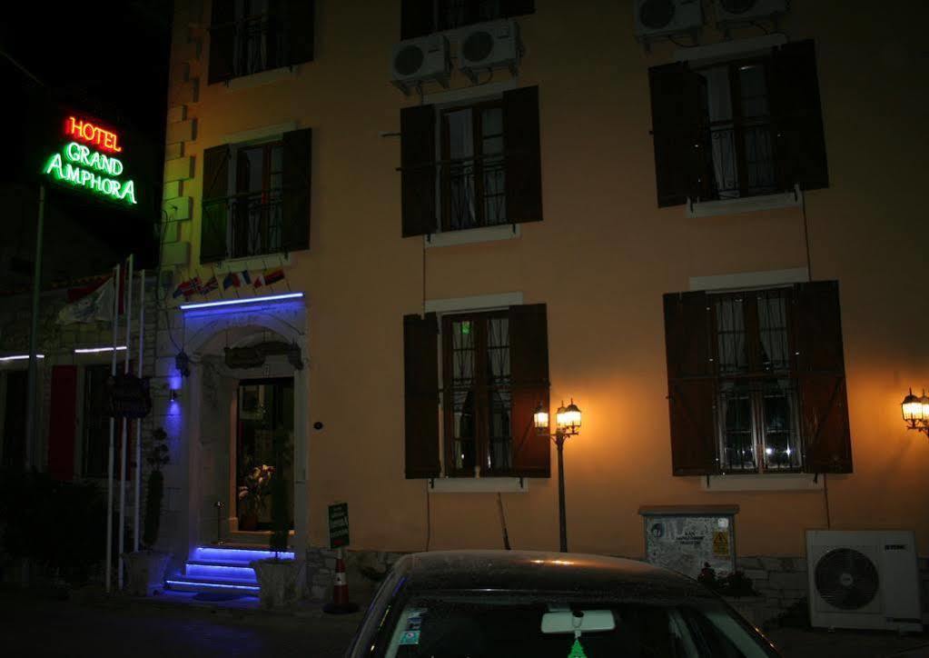 Hotel Amphora Foca Exteriér fotografie